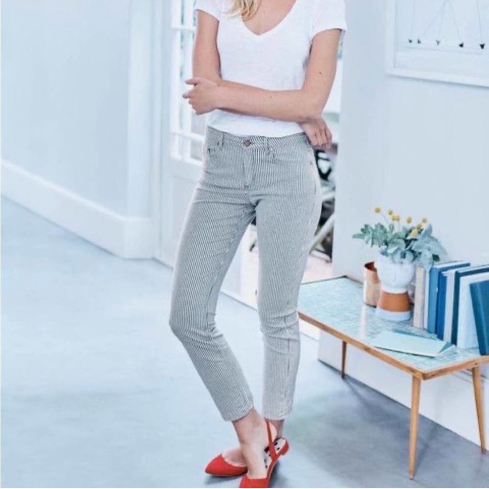 Boden Cropped Pinstripe Ankle Pants in White and Blue